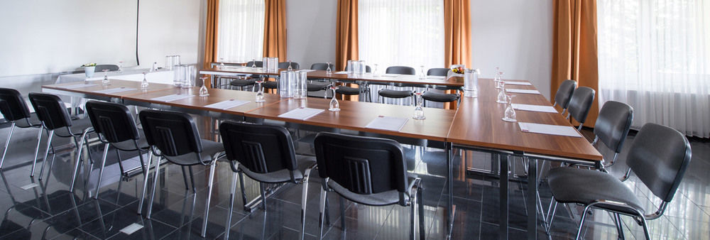 קאסל Design-Konferenzhotel & Restaurant Steinernes Schweinchen מראה חיצוני תמונה